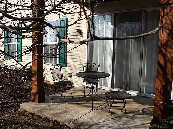 3rd image of 7393 Grandview Ct