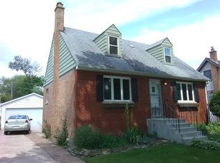 17642 Henry St, Lansing, IL 60438