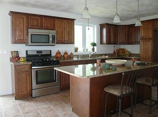 2nd image of 23 Lisa Ln