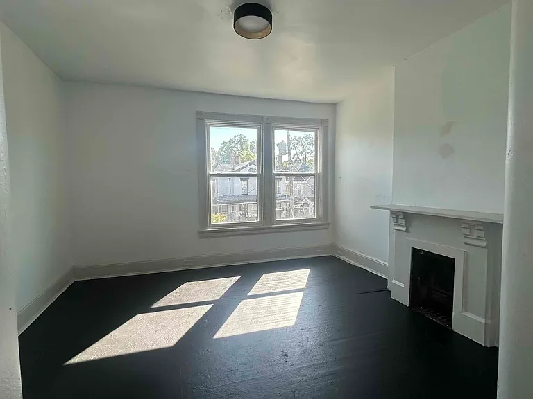 1732 Kinney Ave #3 — Photo 2