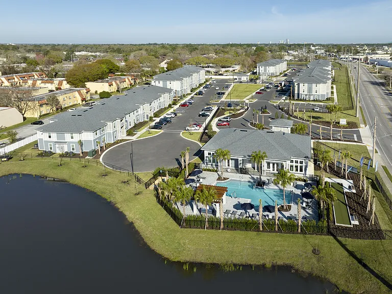 Jackson Palms — Photo 10