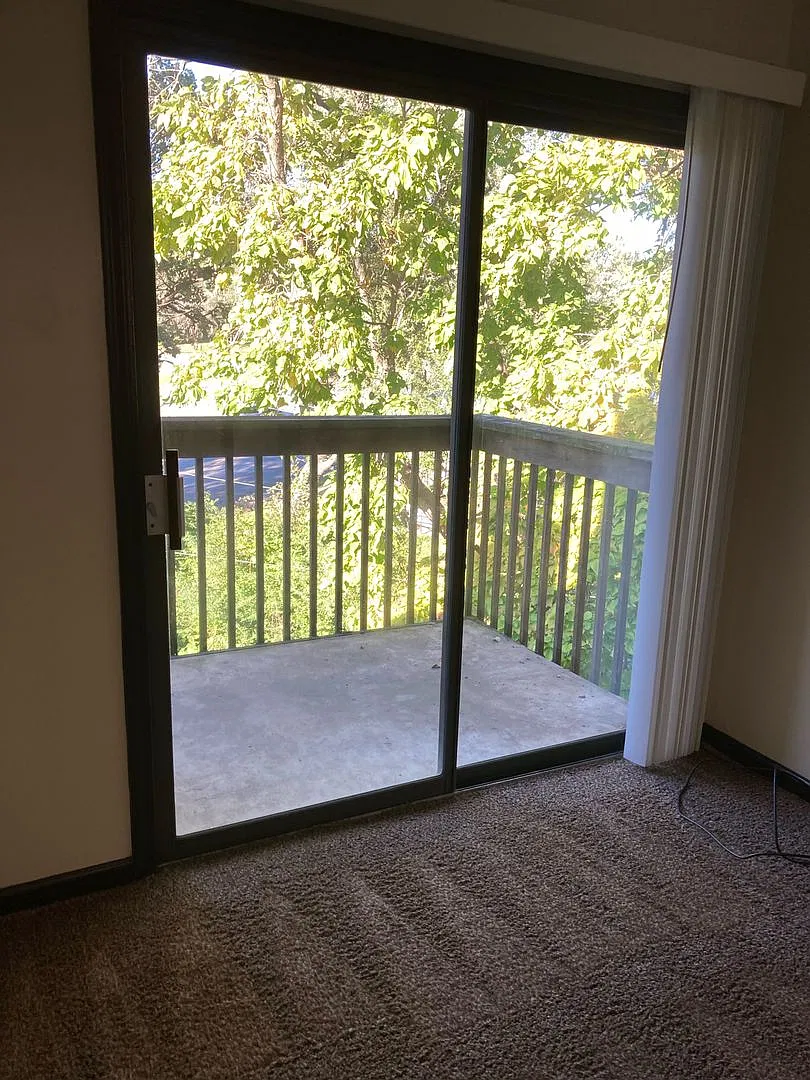 Spacious 1-Bedroom Apartment in Topeka, KS Covered Parking & On-Site Laundry! — Photo 3