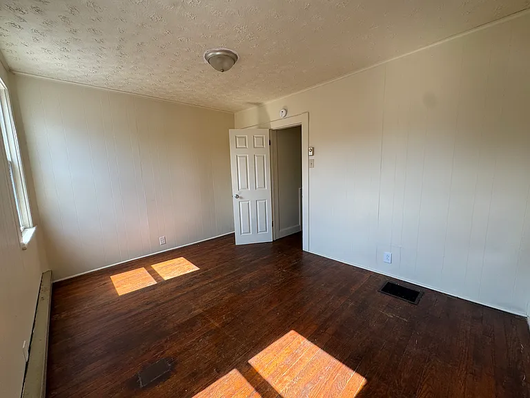 206 Pear St — Photo 8