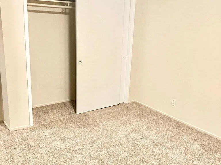 946 Cedar Street — Photo 10