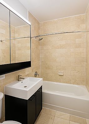 5th image of 63 Wall St APT 3305