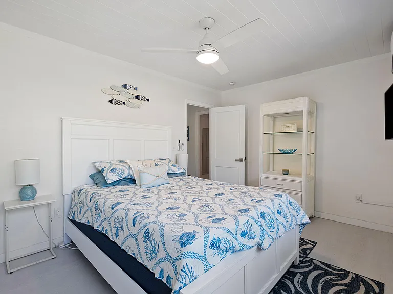 670 Hernando St #D — Photo 13