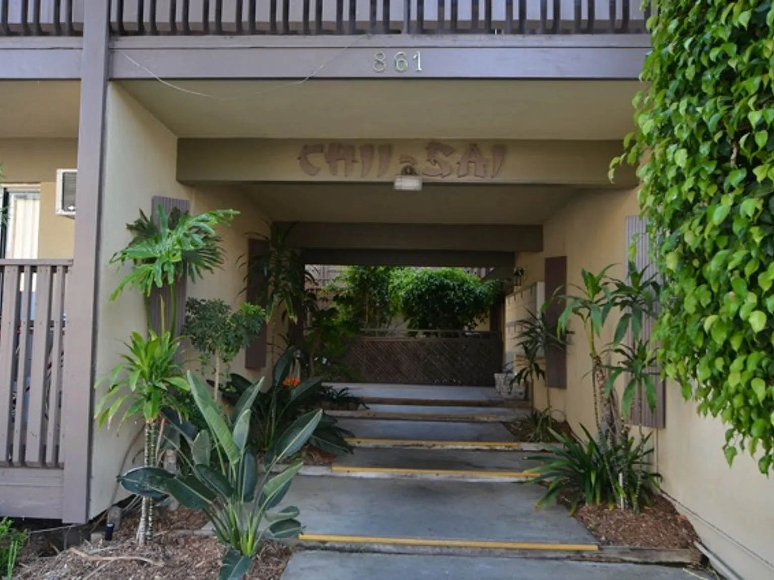 Chii Sai Apts...Gorgeous Apartment...Prime Westside Location...CALL NOW! — Photo 2