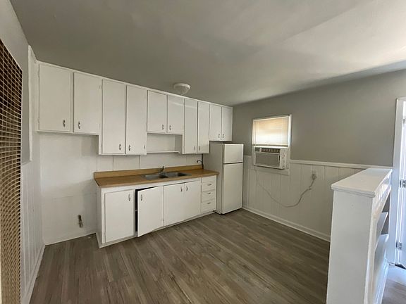 4th image of 1902 Kewanee Ave #13