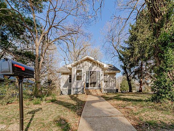 5th image of 42 Beacon Ave