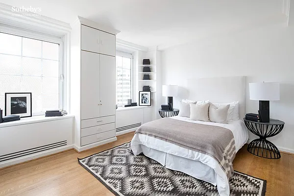 Sold by Sotheby's International Realty | media 13