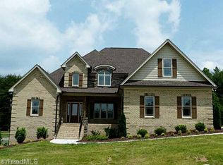 5026 Carriage Trl, Kernersville, NC 27284