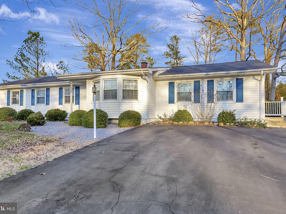 1st image of 44173 Saint Andrews Ln