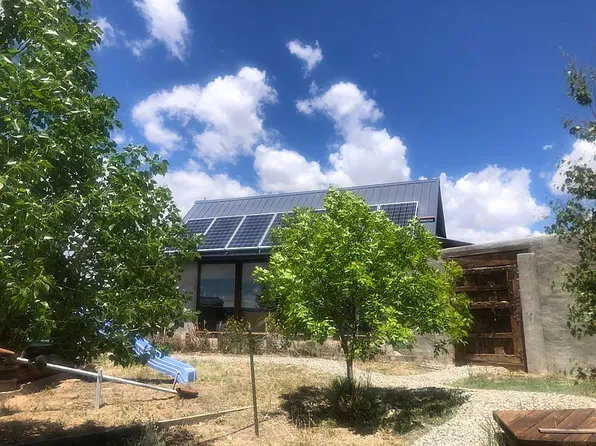 73 Rabbit Ridge Rd #B, Arroyo Hondo, NM 87513