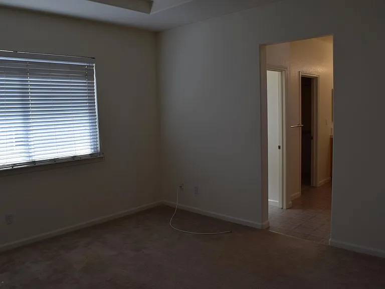 448 Chestnut St — Photo 10