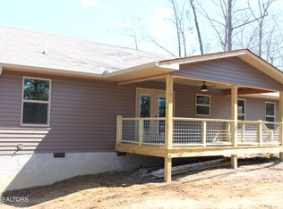 807 Dulog Trl, Jamestown, TN 38556