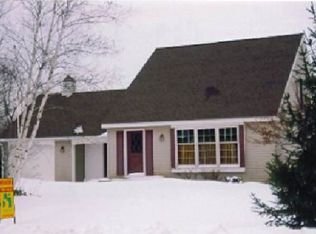 46 Rossman Cir, Stuyvesant, NY 12173