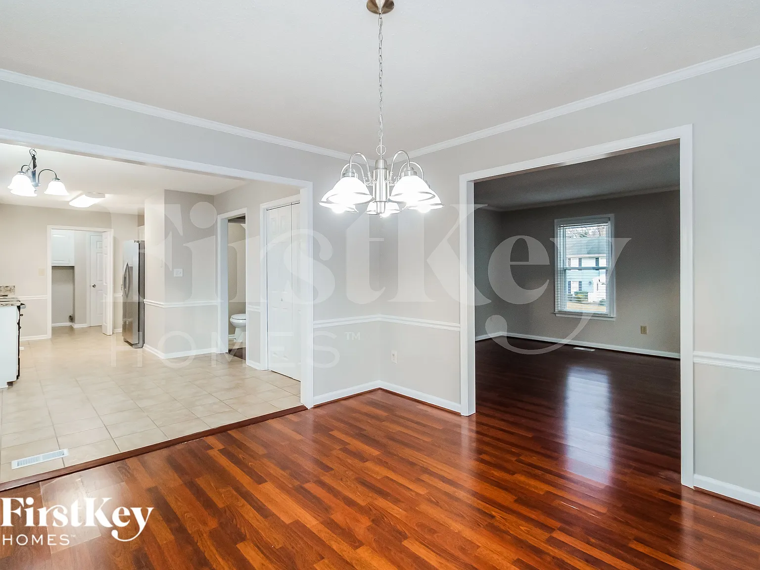 4 bed, 2.5 bath, 2104 sqft, $1,935 — Photo 4