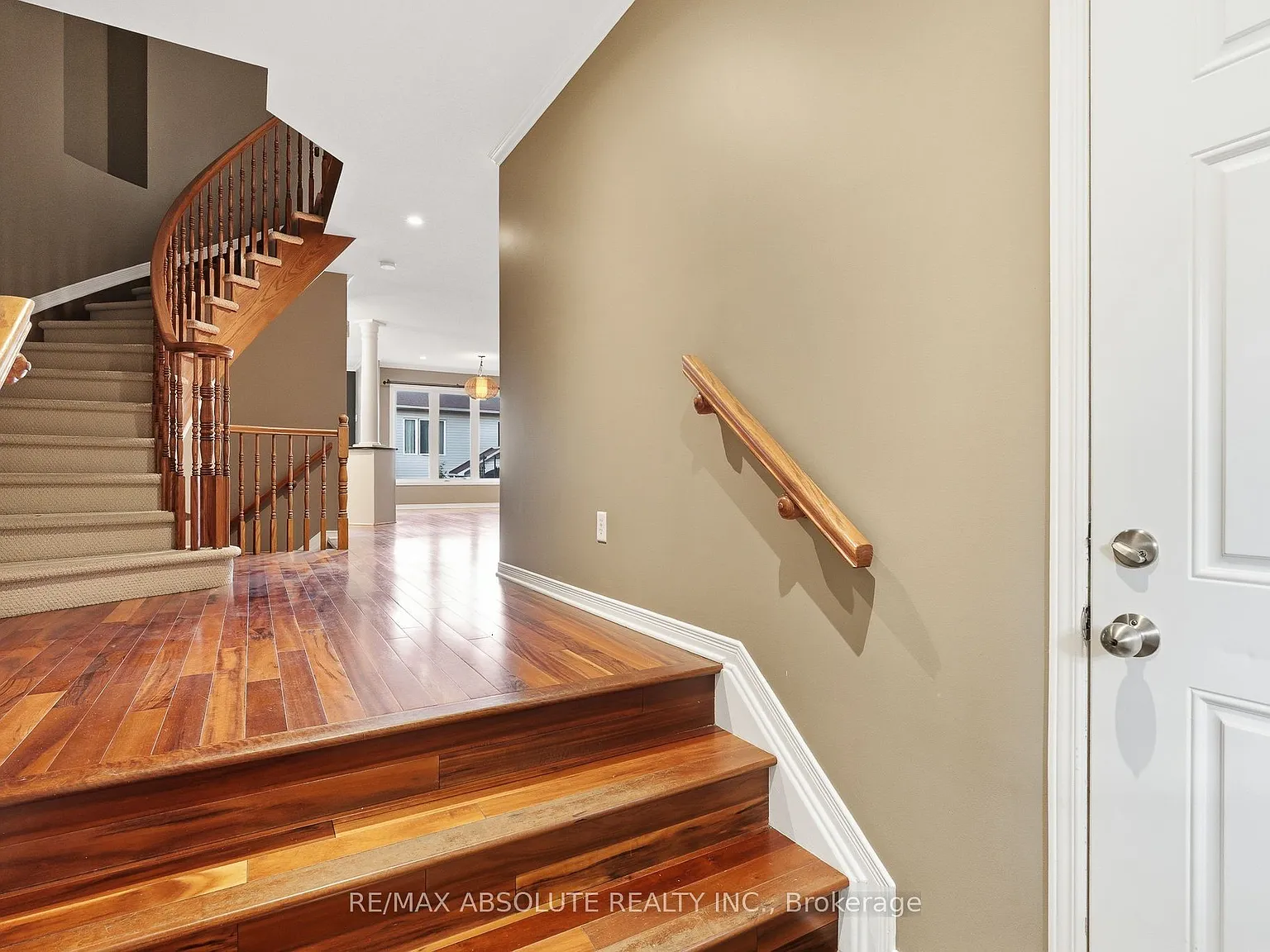 3 bed, $2,695 — Photo 4