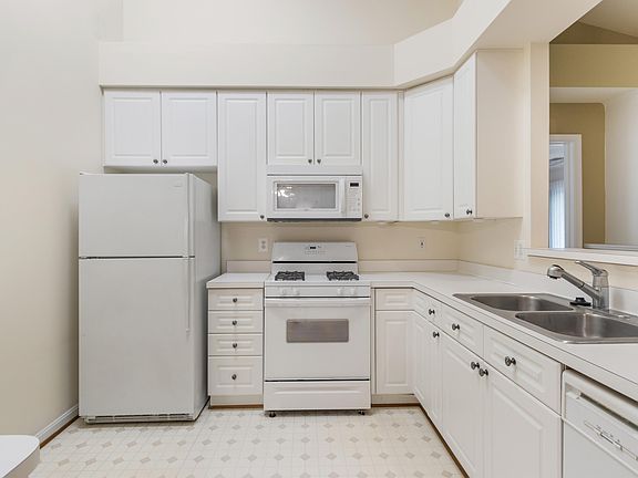 5th image of 6610 Netties Ln Unit M