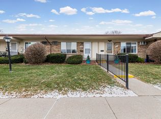25229 Franklin Ter #5, South Lyon, MI