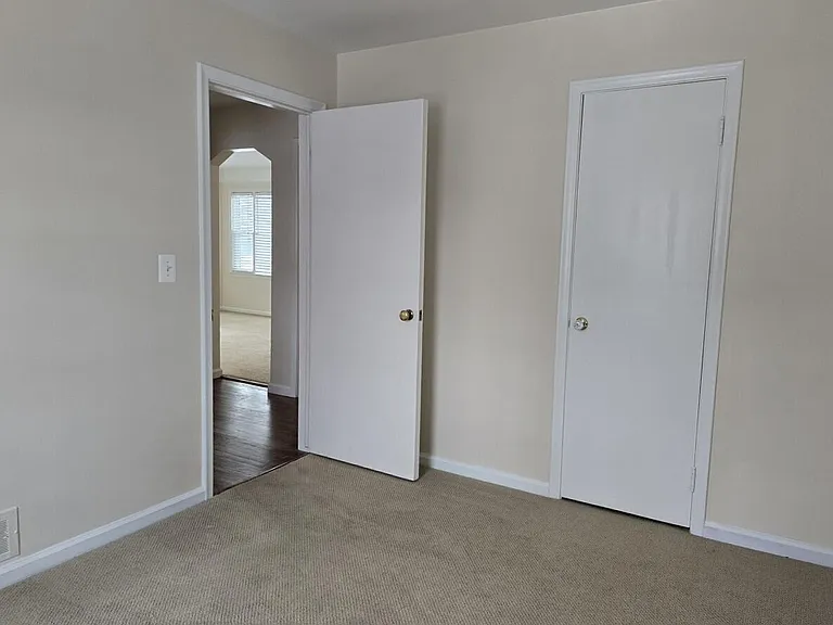 9924 Roseland St — Photo 9