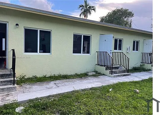 8321 NE Miami Ct — Photo 9