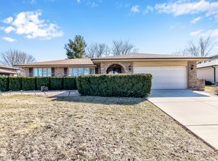 1819 Sturbridge Pl, Downers Grove, IL 60516