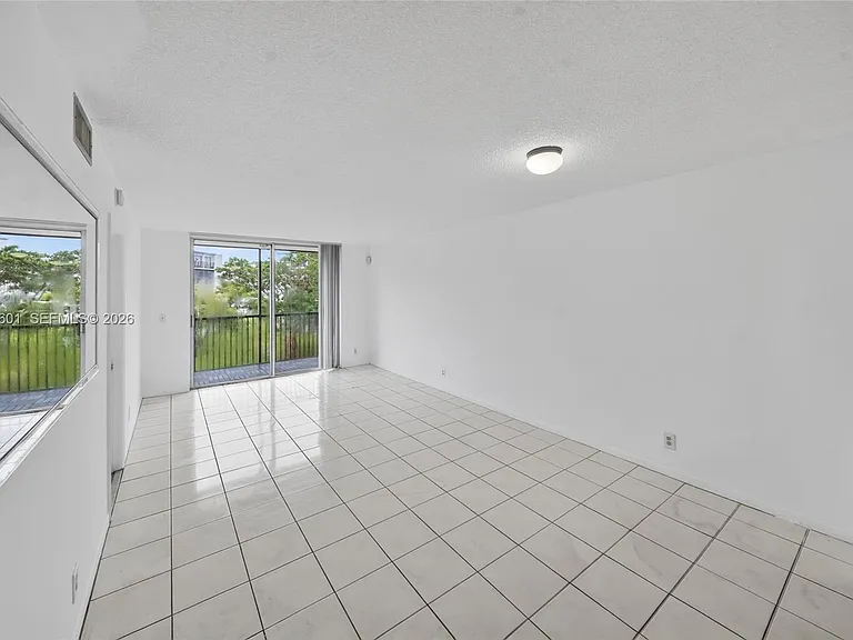 8750 N Sherman Cir #305 — Photo 15