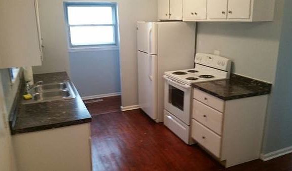 2nd image of 2710 Wendell Ave