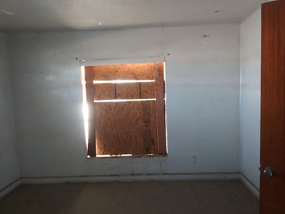 3rd image of 6196 E Yandell Dr