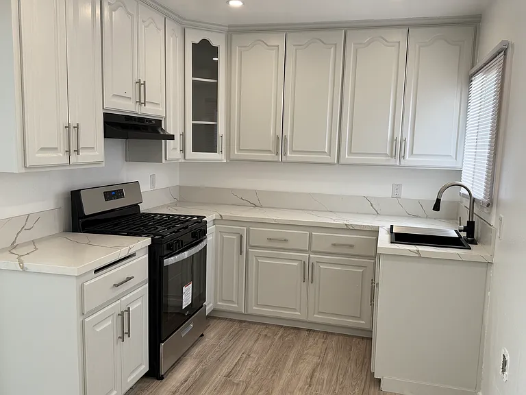 217 S Hazel St #A — Photo 3
