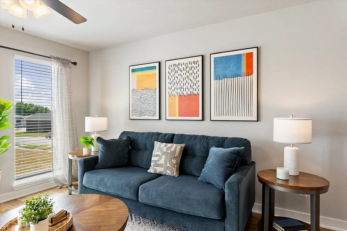 Hidden Hills Townhomes — Photo 4