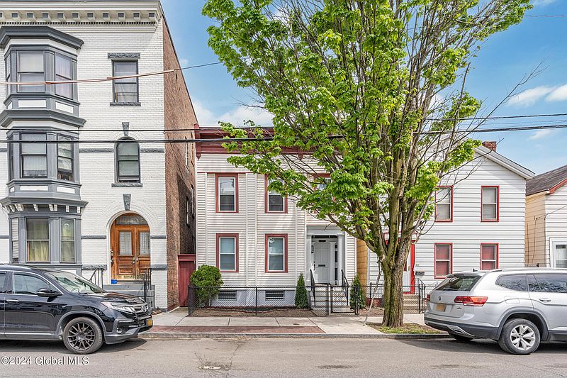 2nd image of 320 1st Street