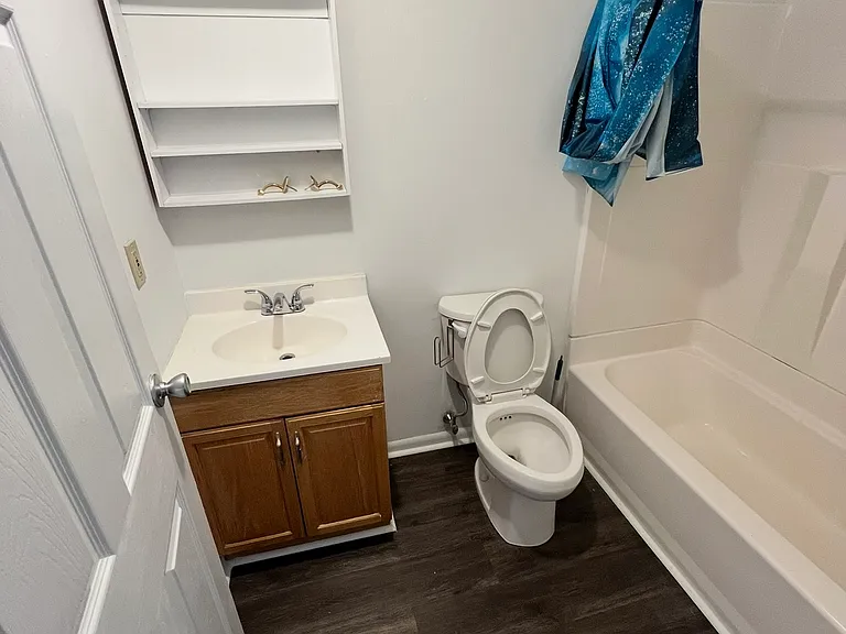 4 Bittersweet Rd — Photo 10