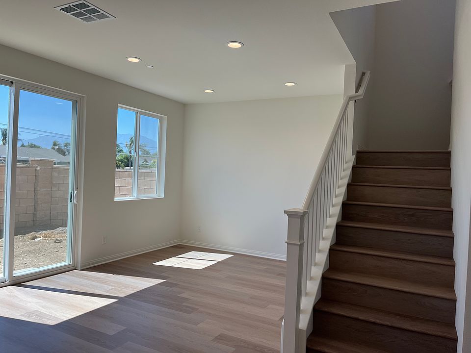2nd image of 1176 Quince Ave