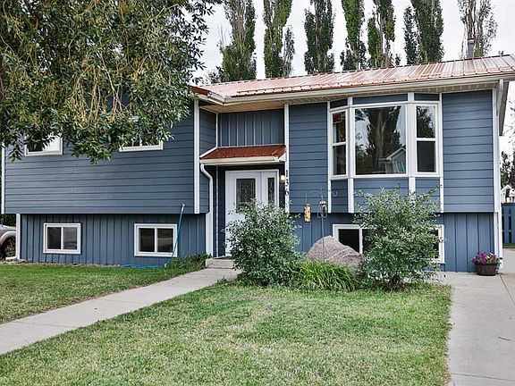 2nd image of 136 NW Aspen Way