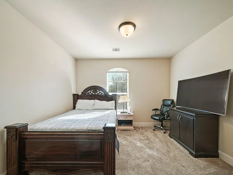 2523 Crossvine Dr — Photo 17