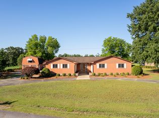 209 Bizzell St, Newton Grove, NC 28366