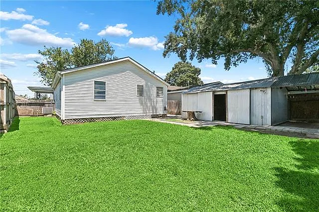 627 Julius Ave — Photo 10