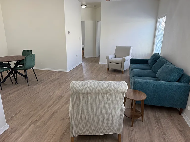 1600 Bradley Ct — Photo 6