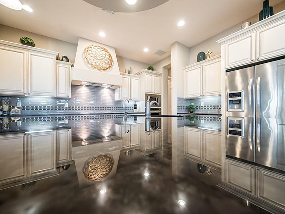 3rd image of 476 E Harmony Way