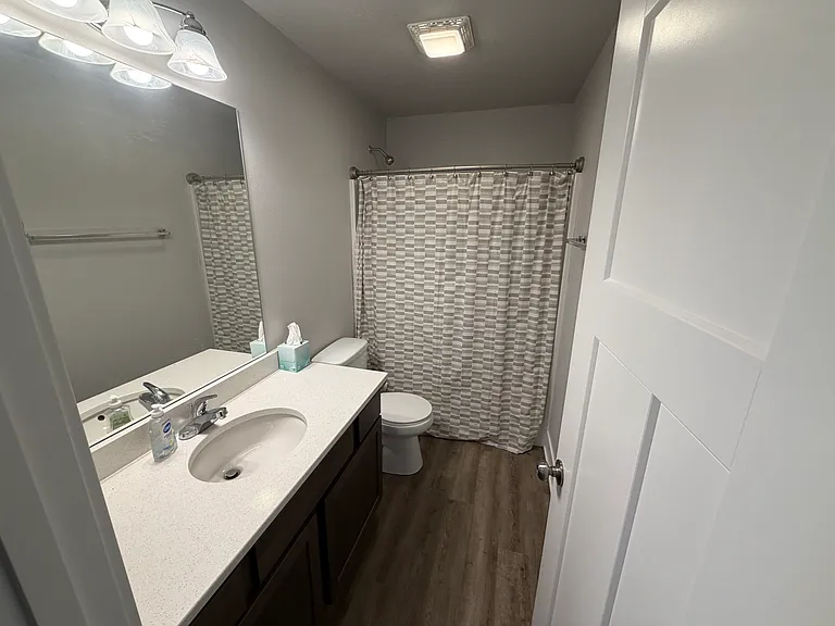 242 NW Common Pl — Photo 11