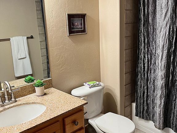 5th image of 1653 Fox Hollow Ln APT C