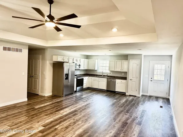 1900 Whitfield Ln, Taylorsville, KY 40071
