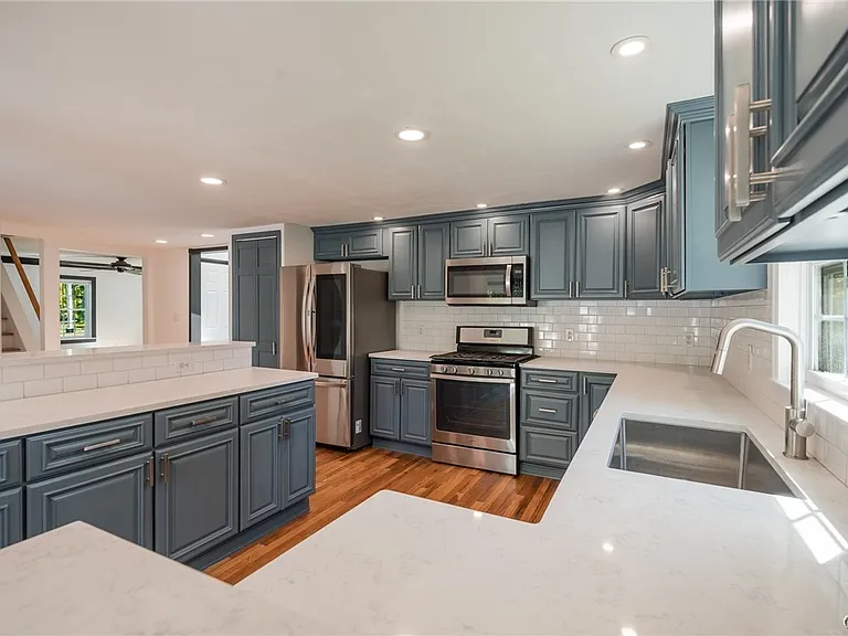 8403 Gaskin Rd — Photo 13