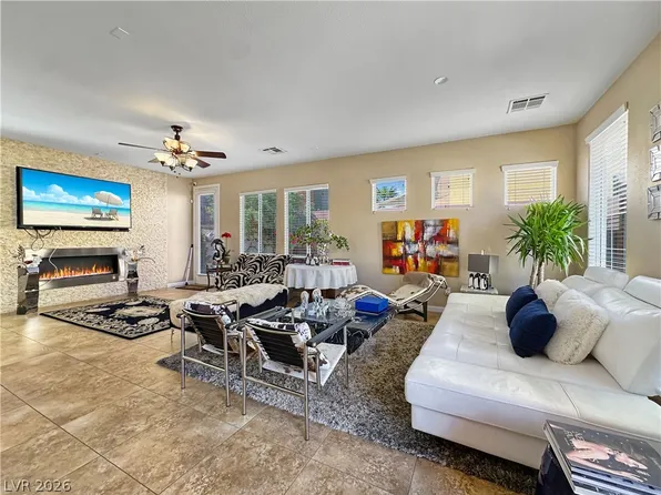 8122 Retriever Ave, Las Vegas, NV 89147