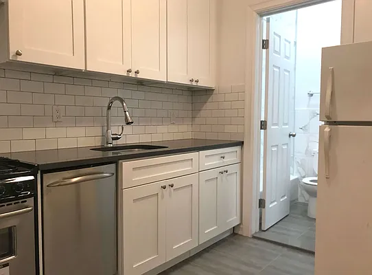 Rented by Paley Management | media 31