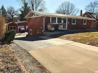 2220 Maple St, Quincy, IL 62301