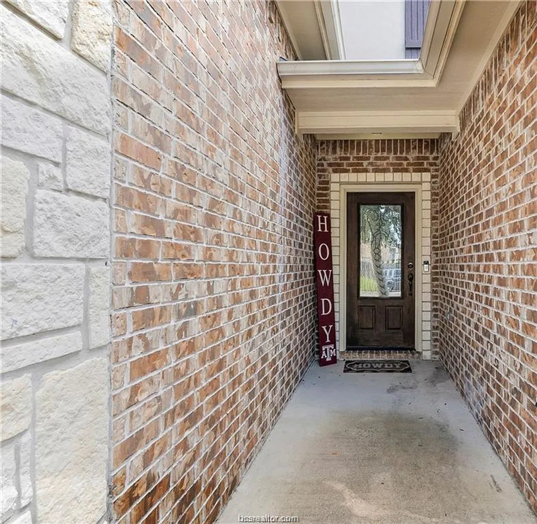 1446 Crescent Ridge Drive — Photo 3