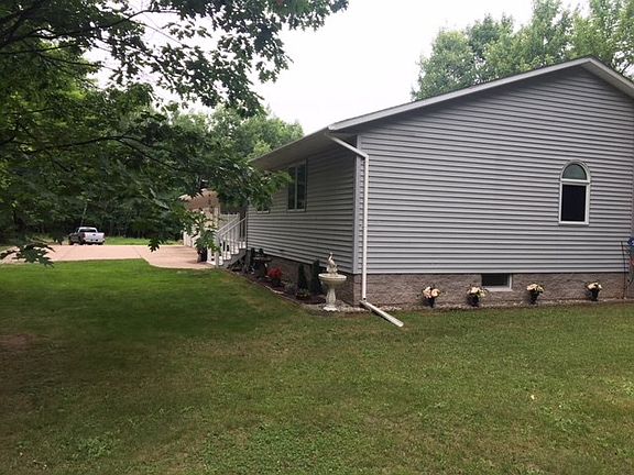 3rd image of 120 S Tracie Ln
